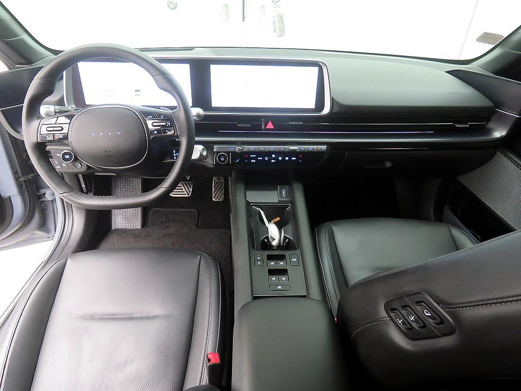 HYUNDAI Ioniq 6 - Vista 9
