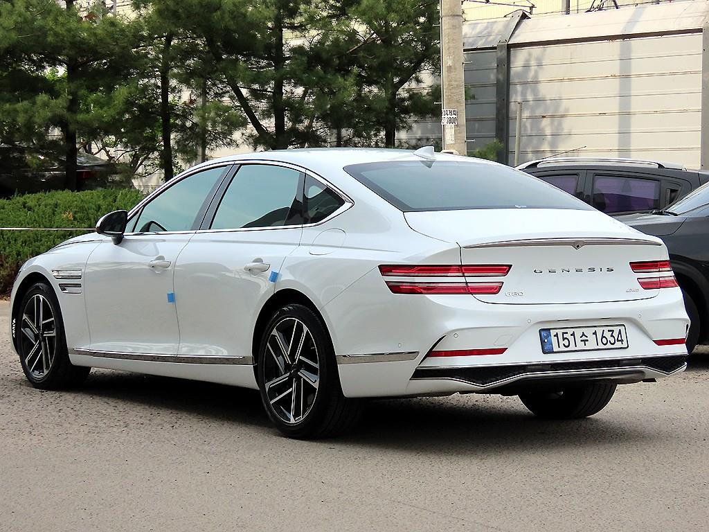 Genesis G80 - Vista 3