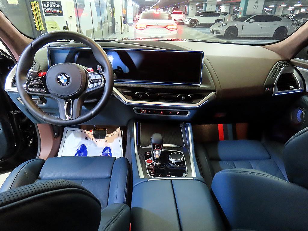 BMW XM - Vista 10