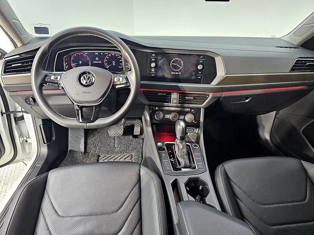 Volkswagen Jetta - Vista 5