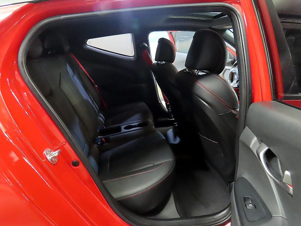 HYUNDAI Veloster - Vista 7