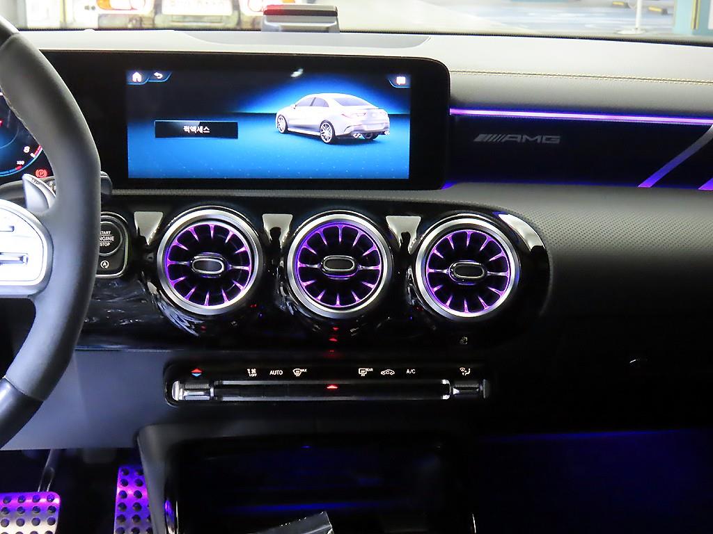 Mercedes Benz CLA Class - Vista 11