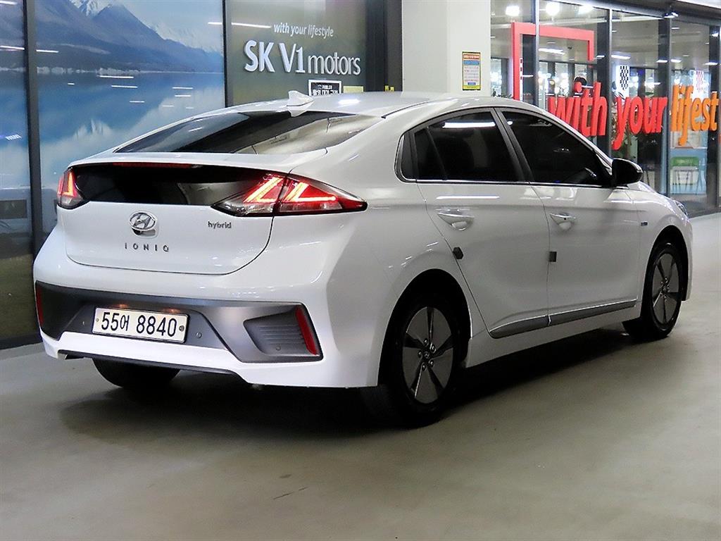 HYUNDAI Ioniq - Vista 4