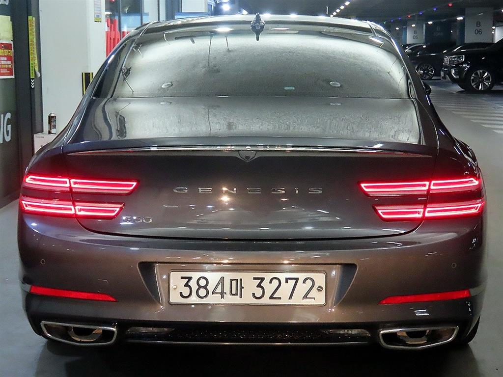Genesis G80 - Vista 5