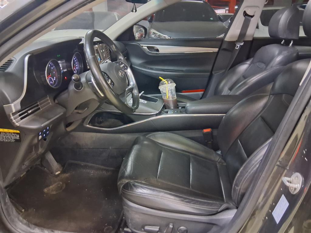 HYUNDAI Grandeur - Vista 6