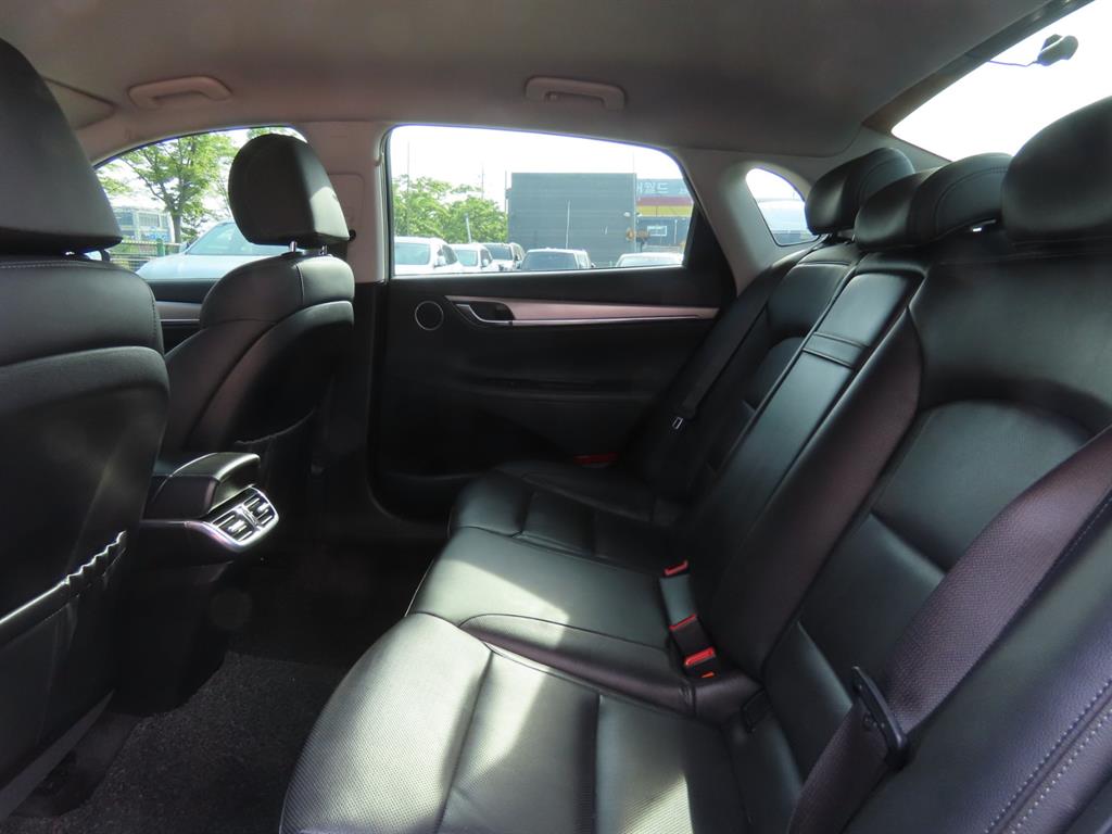 HYUNDAI Grandeur - Vista 11