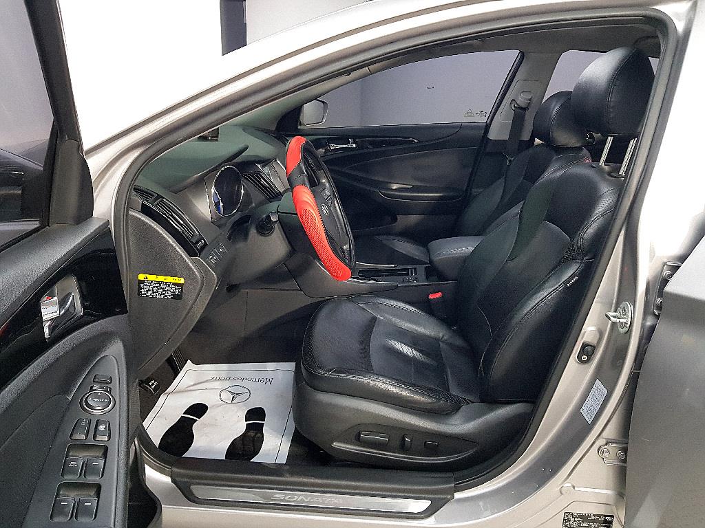 HYUNDAI Sonata - Vista 8
