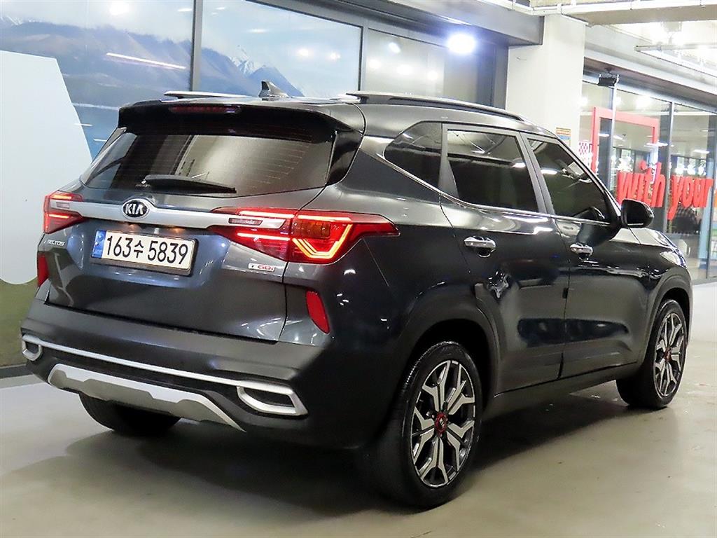 KIA Seltos - Vista 4