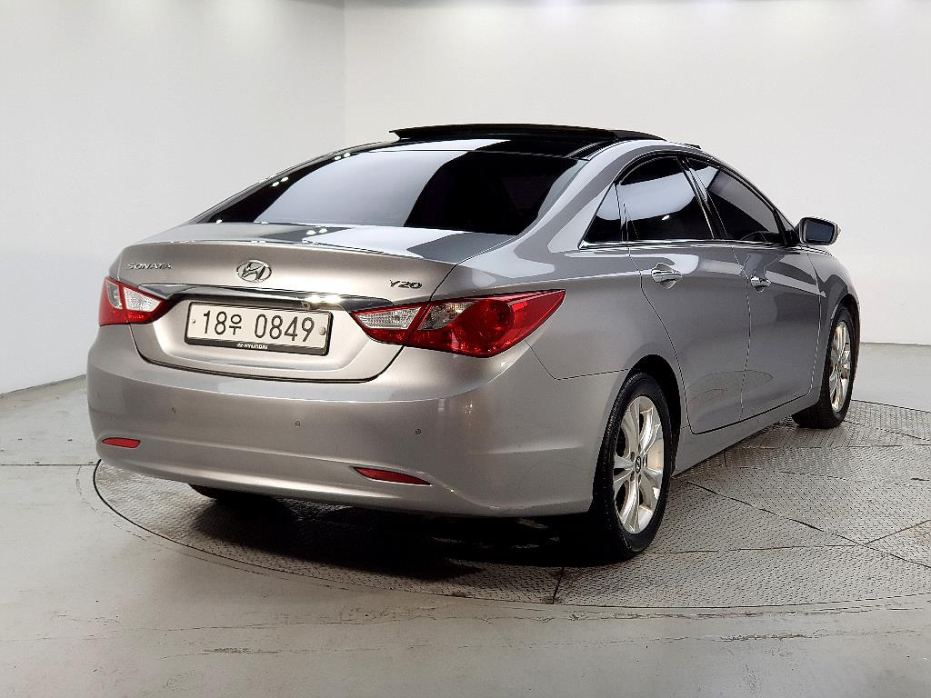 HYUNDAI Sonata - Vista 4
