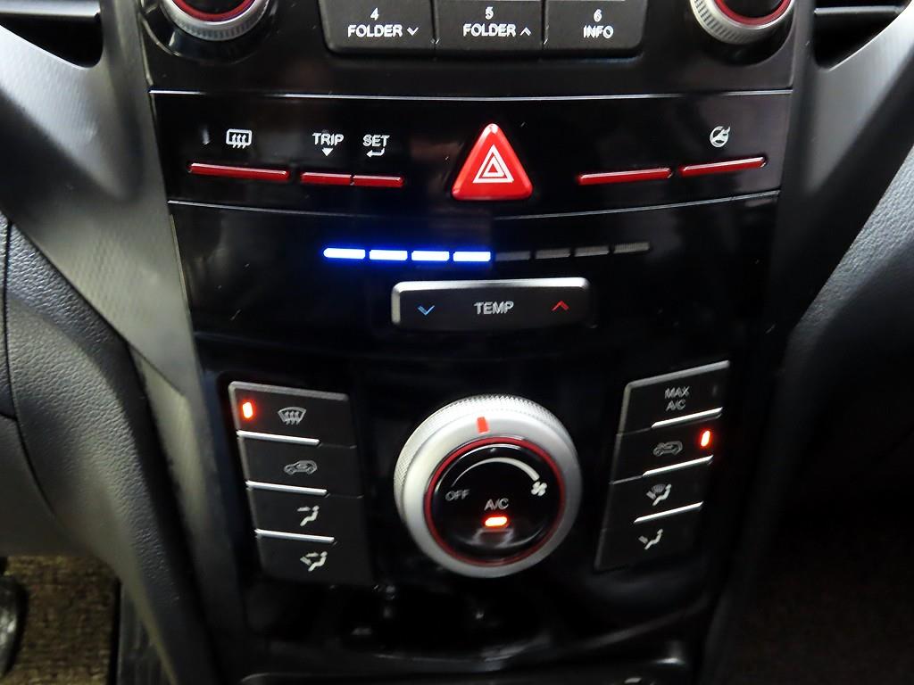 Ssangyong Tivoli - Vista 10