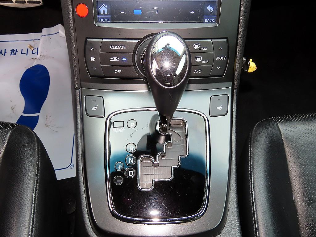 HYUNDAI Genesis - Vista 11
