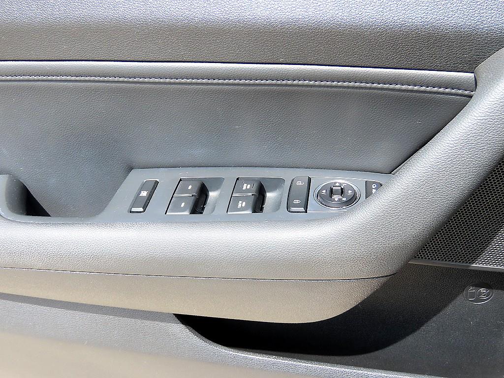 HYUNDAI Sonata - Vista 11