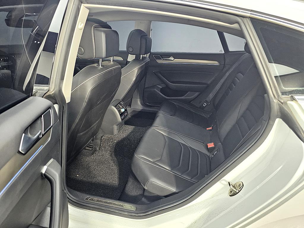 Volkswagen Arteon - Vista 8