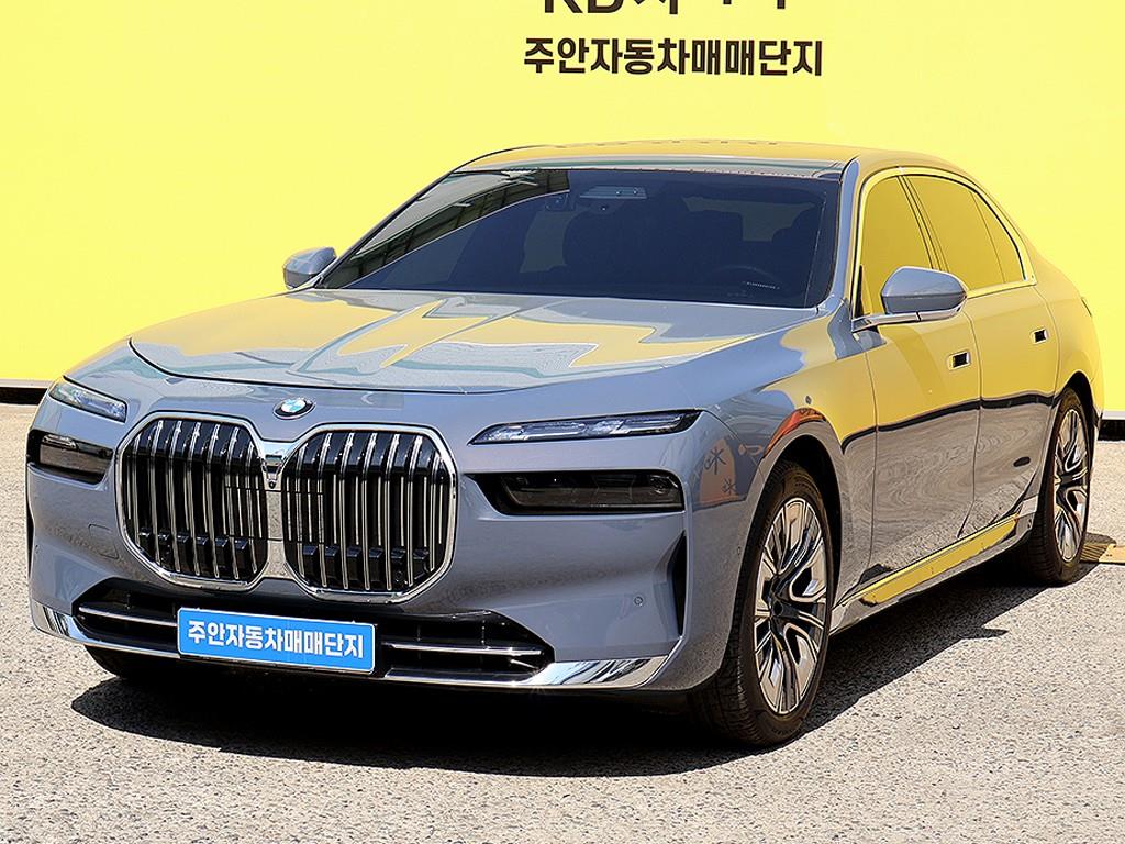 BMW 7 Series - Vista 3