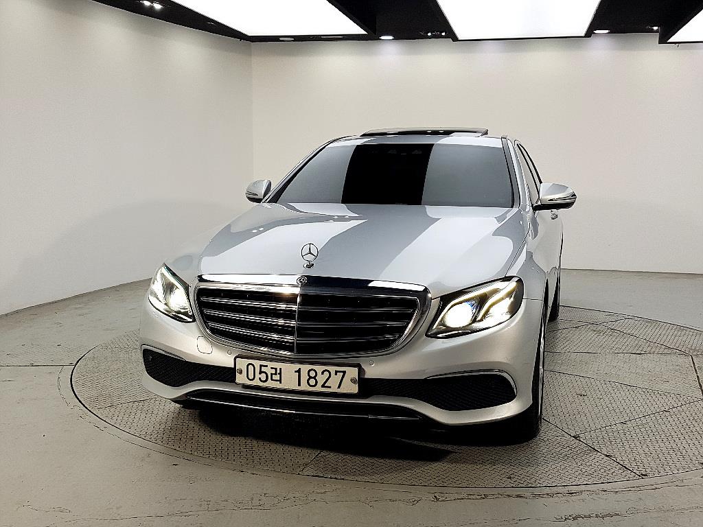 Mercedes Benz E class - Vista 2