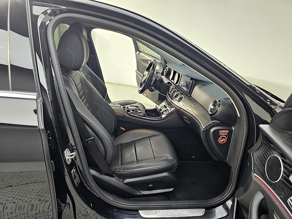 Mercedes Benz E class - Vista 11