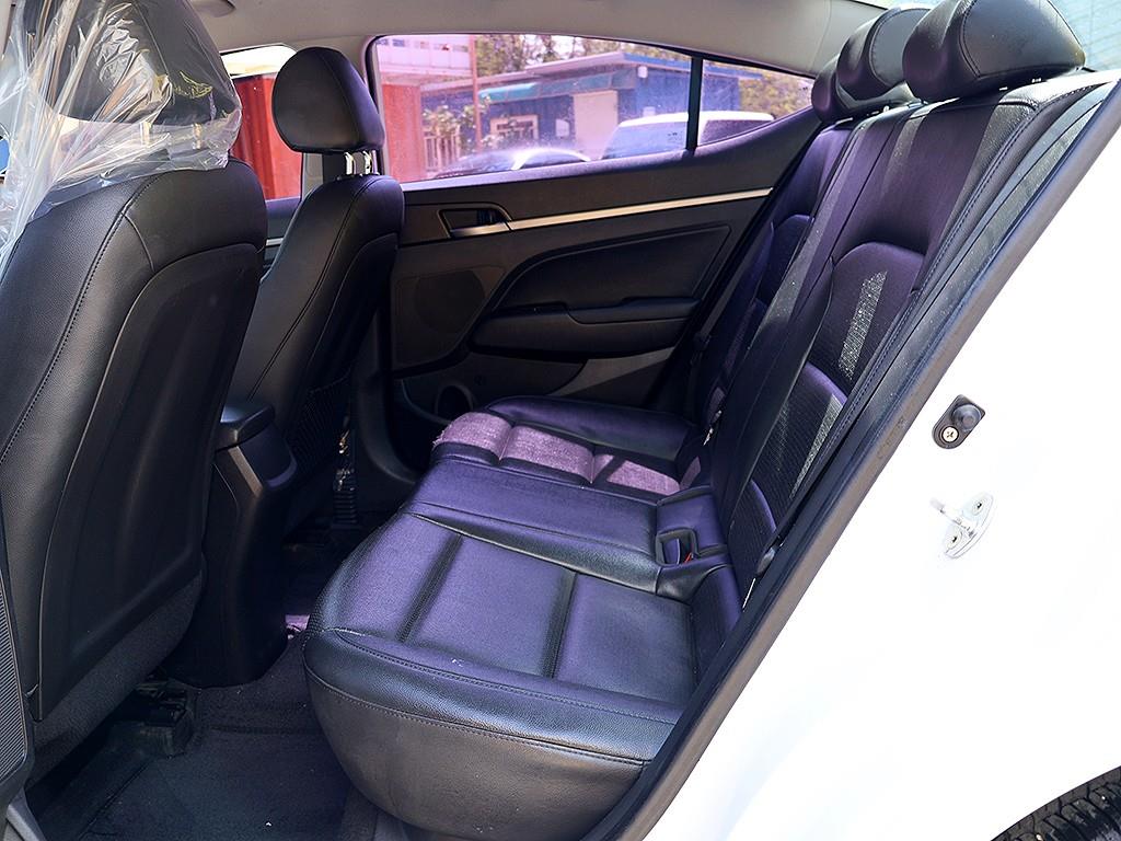 HYUNDAI Avante 2018 Blanco - Importación desde Corea - HF Imports Iquique - Foto 13