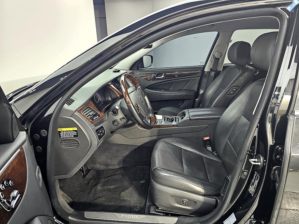 HYUNDAI Equus - Vista 8