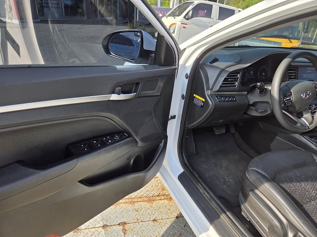 HYUNDAI Avante 2019 Blanco - Importación desde Corea - HF Imports Iquique - Foto 17