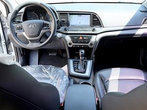 HYUNDAI Avante - Vista 10