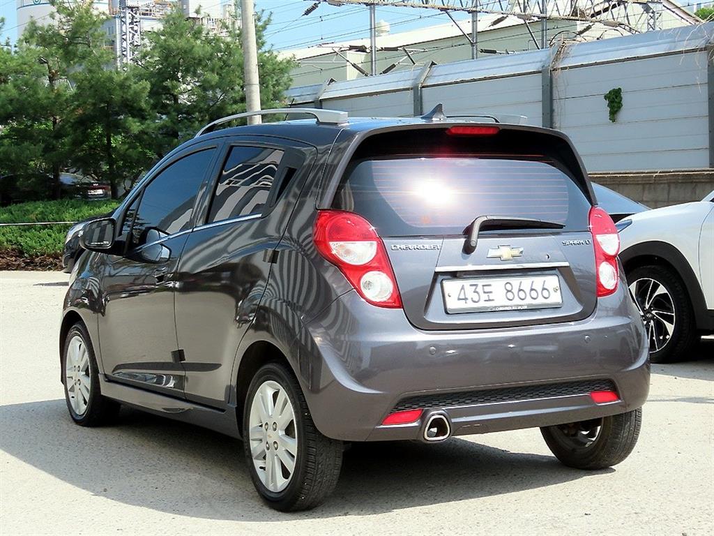 Chevrolet Spark - Vista 3