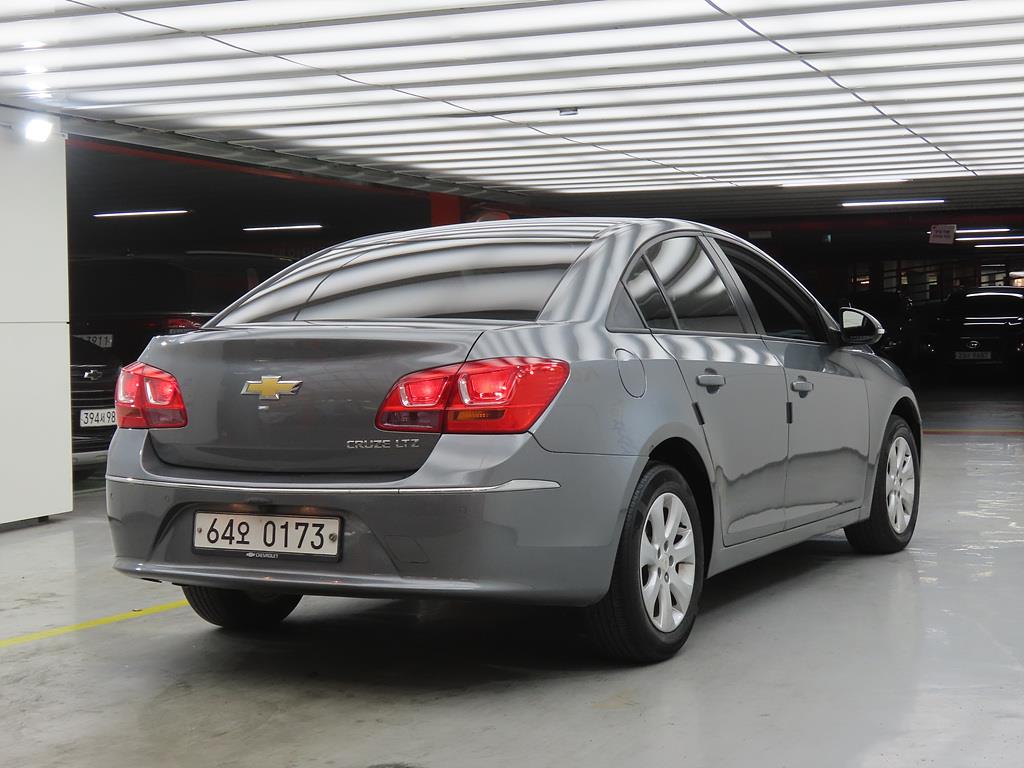 Chevrolet Cruise - Vista 4