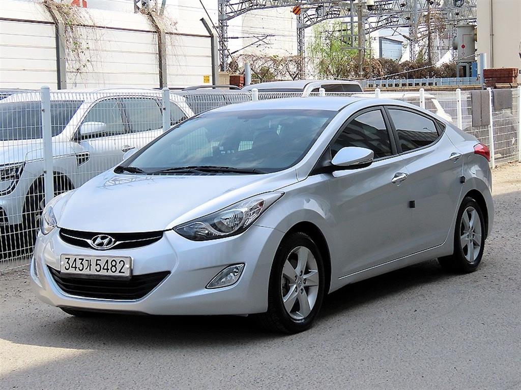 HYUNDAI Avante - Vista 2