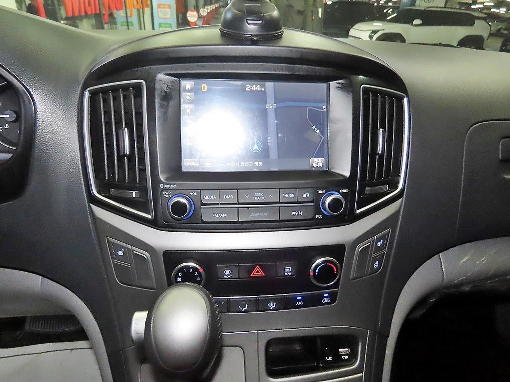 HYUNDAI Starex - Vista 11