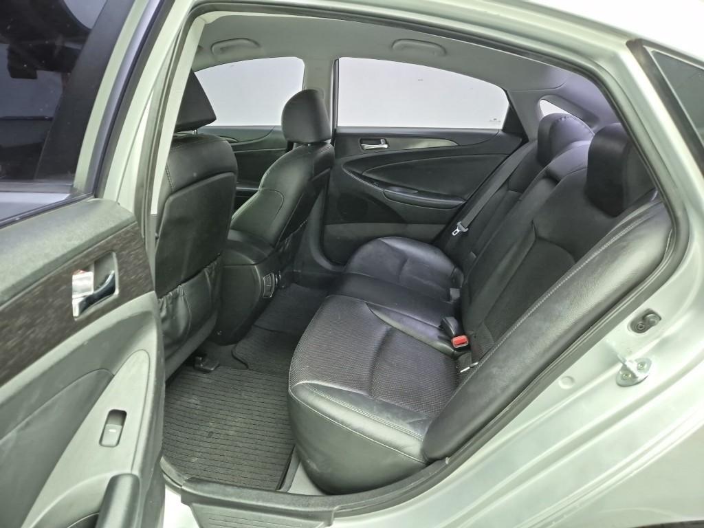 HYUNDAI Sonata - Vista 12