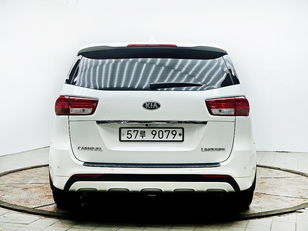 KIA Carnival - Vista 5