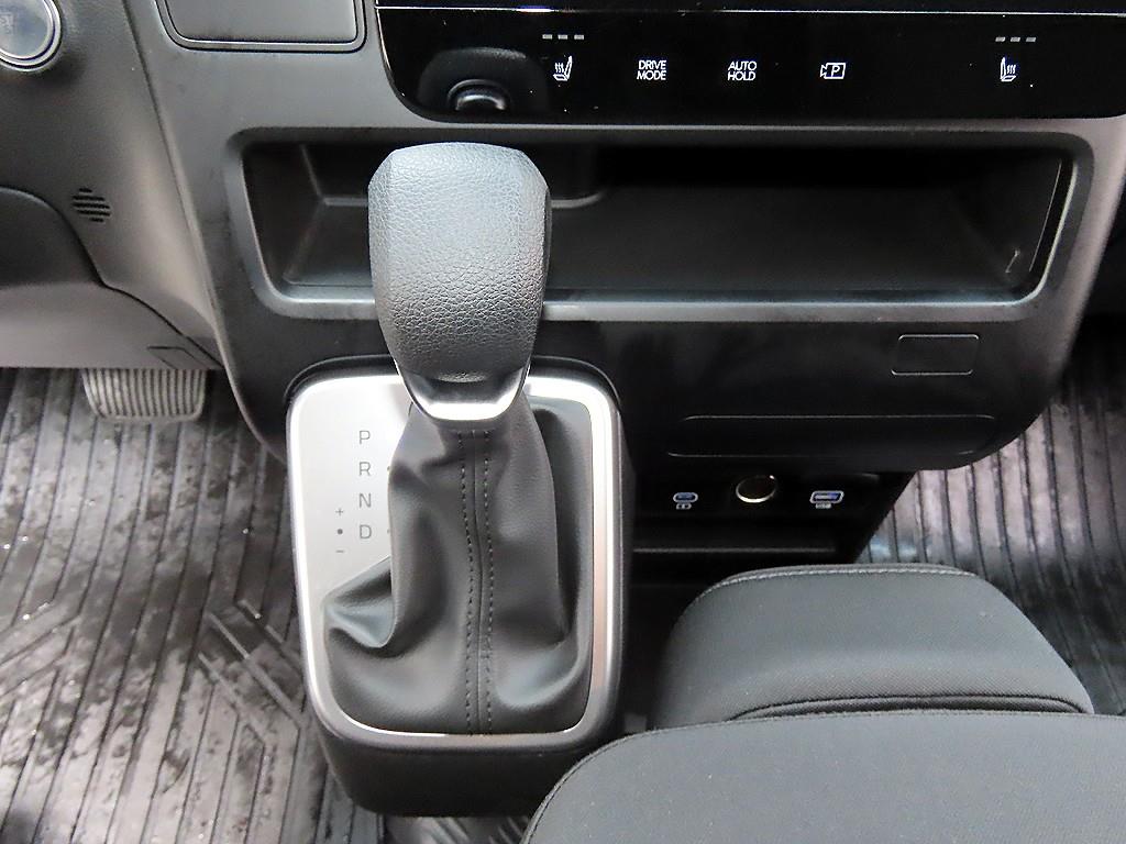 HYUNDAI Staria - Vista 10