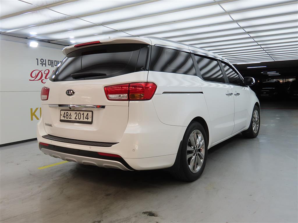 KIA Carnival - Vista 4