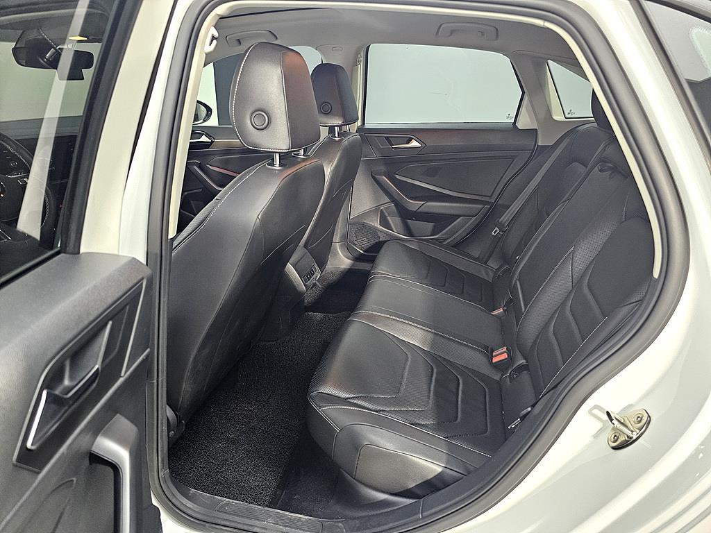 Volkswagen Jetta - Vista 9