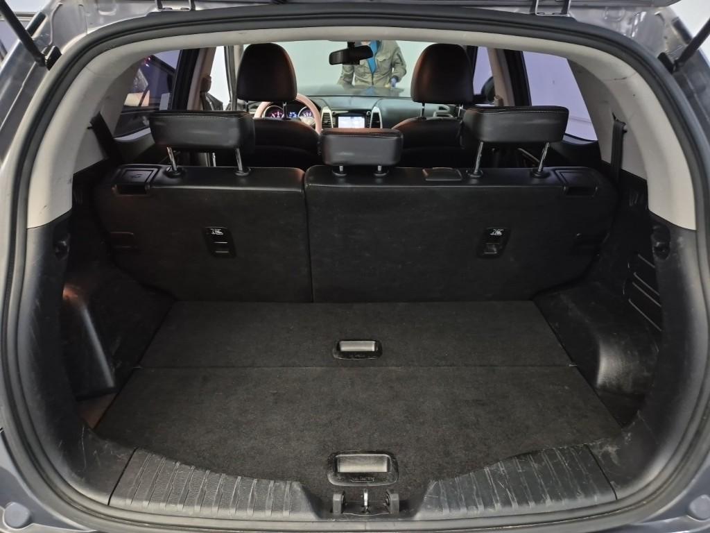 Ssangyong Tivoli 2018 Gris - Importación desde Corea - HF Imports Iquique - Foto 18