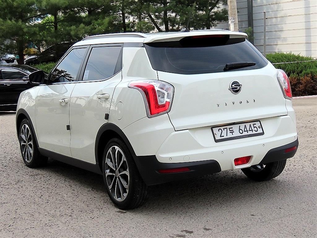 Ssangyong Tivoli - Vista 3