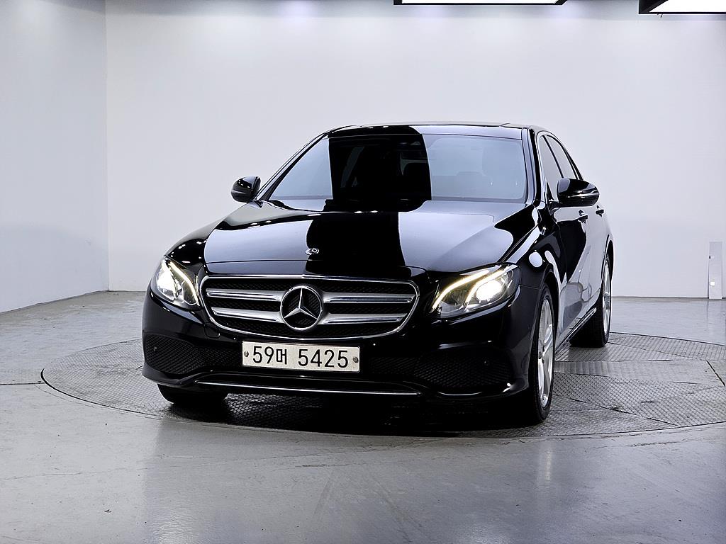 Mercedes Benz E class - Vista 2