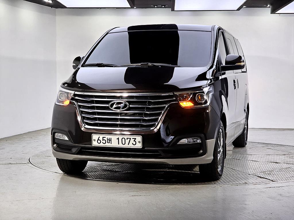 HYUNDAI Starex - Vista 2