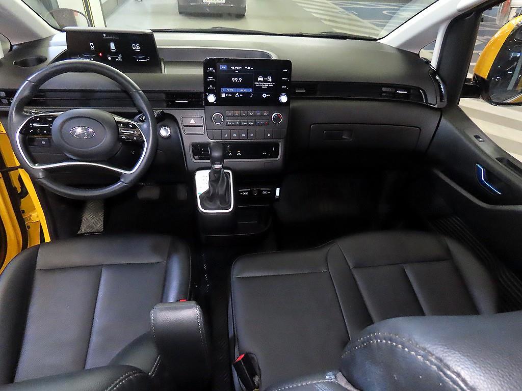 HYUNDAI Staria - Vista 11