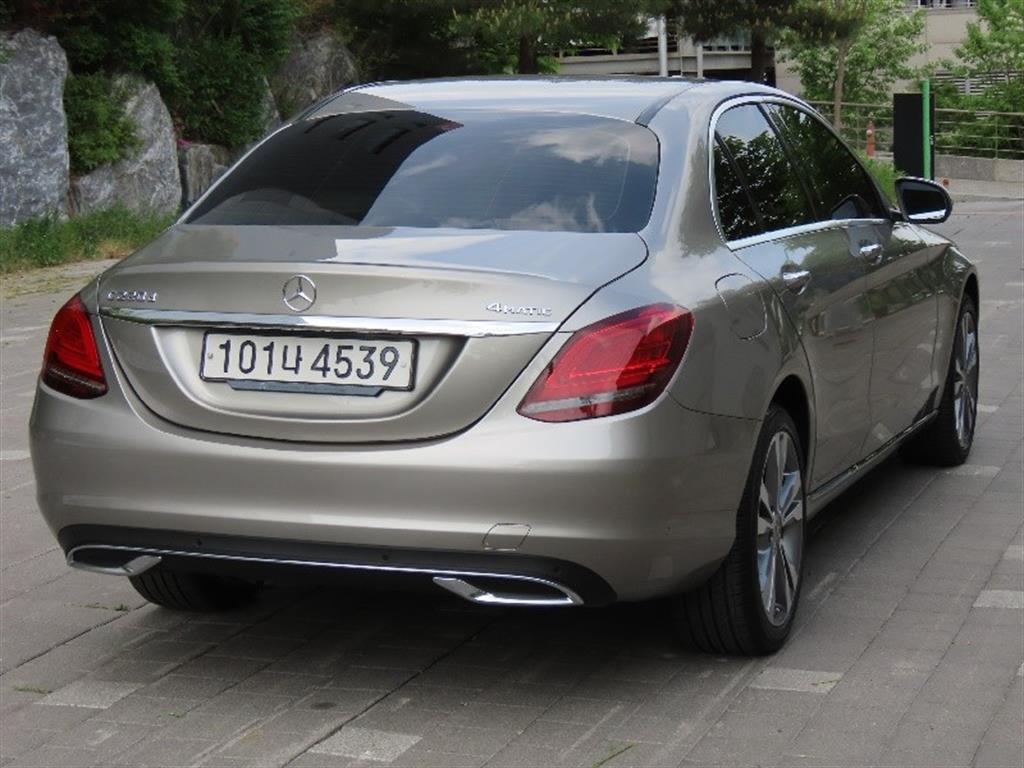 Mercedes Benz C Class - Vista 5