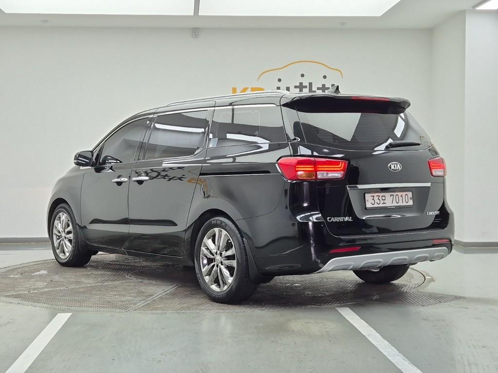 KIA Carnival - Vista 3
