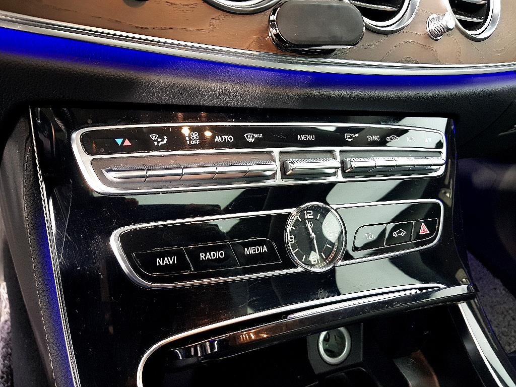 Mercedes Benz E class - Vista 11