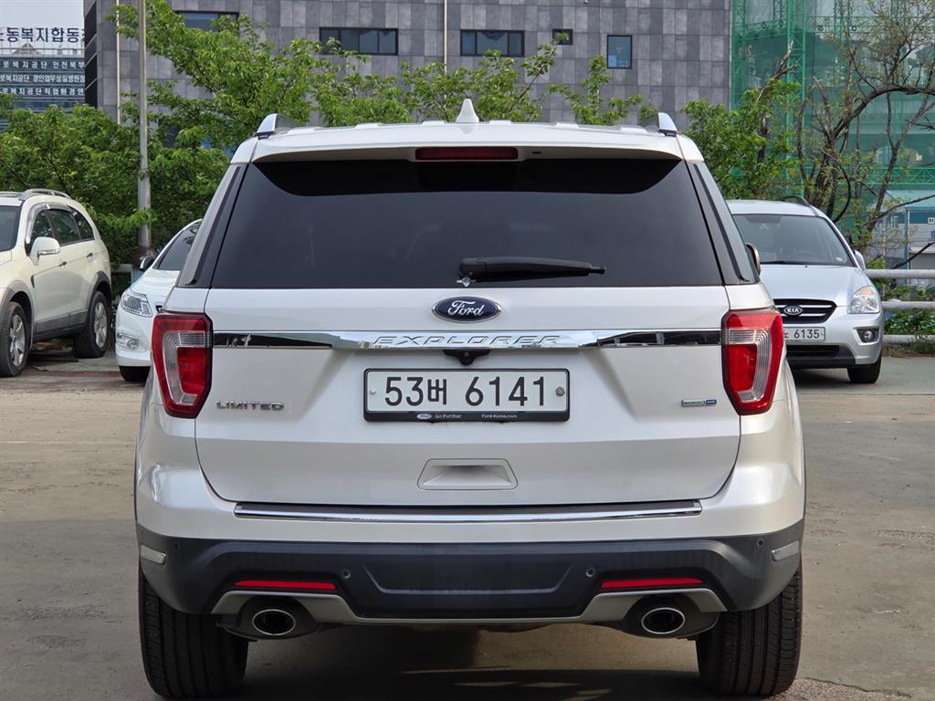 Ford Explorer - Vista 3