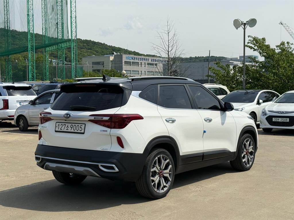 KIA Seltos - Vista 5