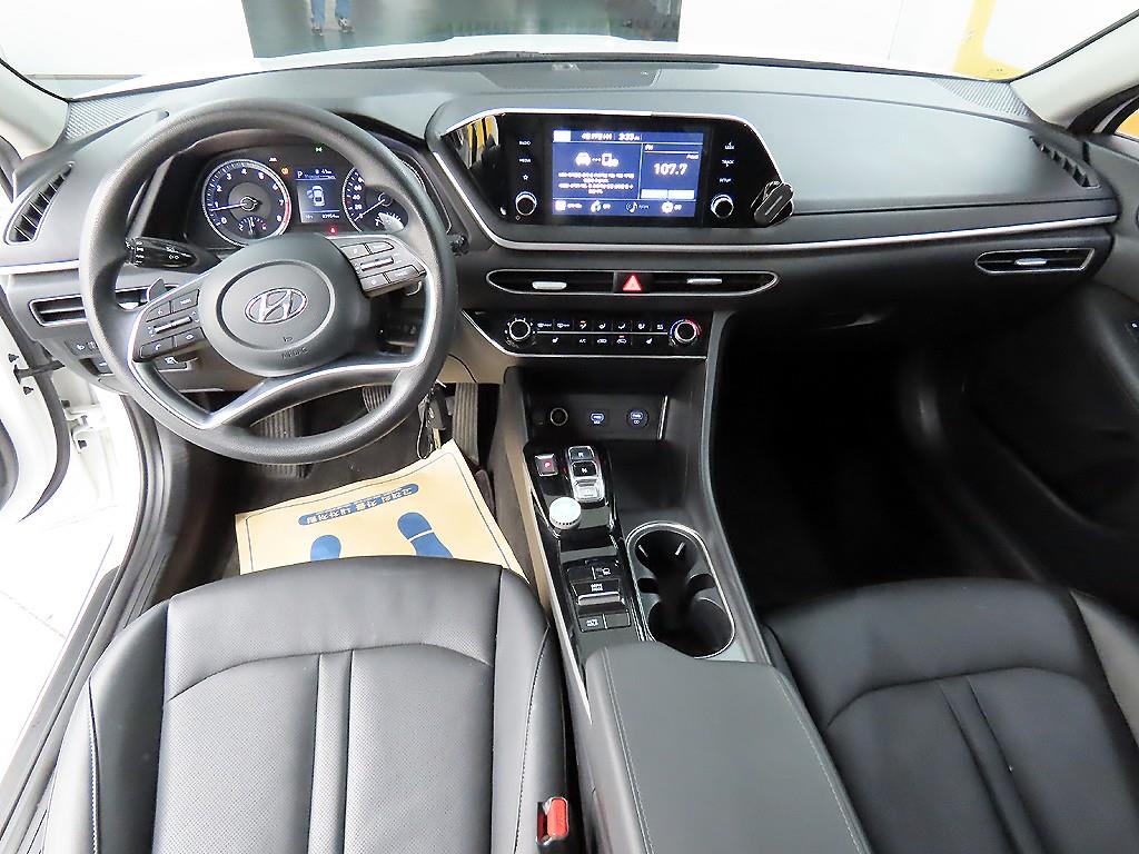 HYUNDAI Sonata - Vista 7
