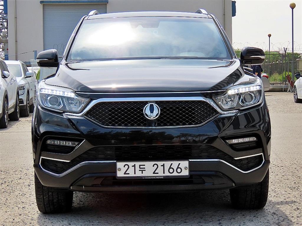 Ssangyong Rexton 2019 Negro - Importación desde Corea - HF Imports Iquique - Foto 1