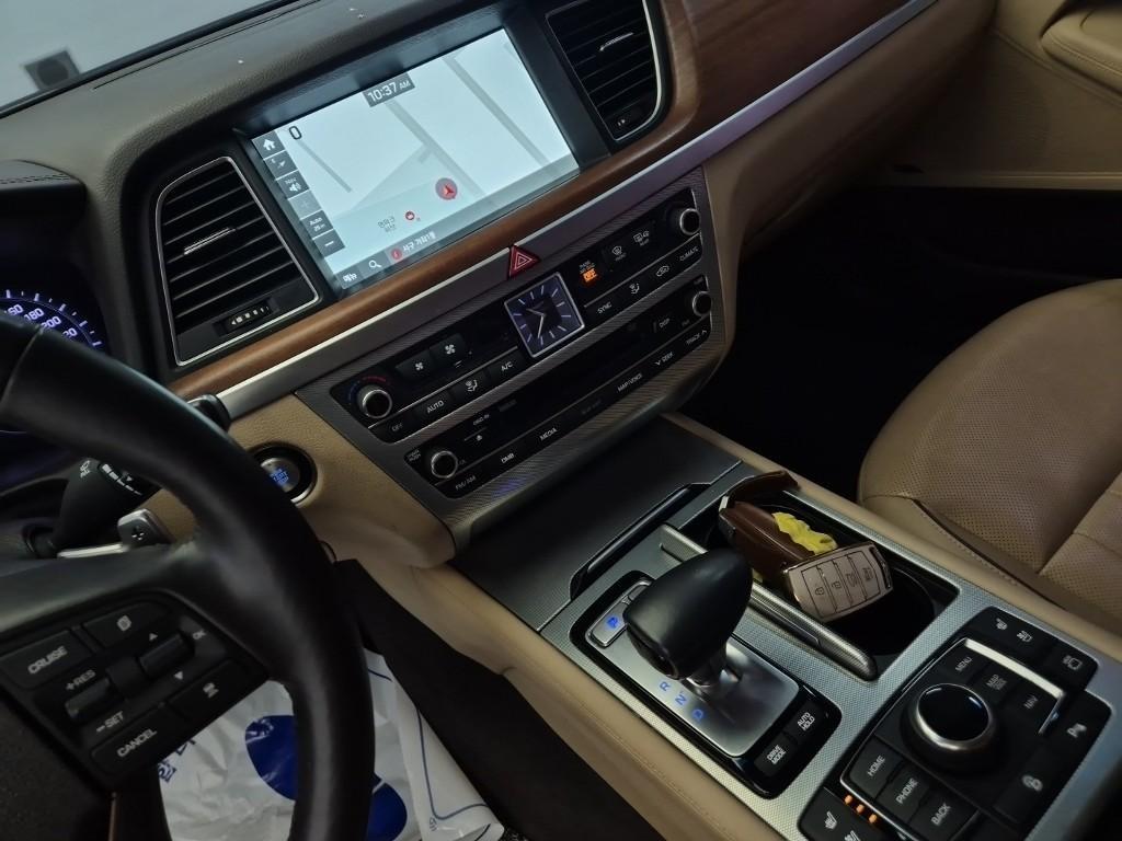 Genesis G80 - Vista 10