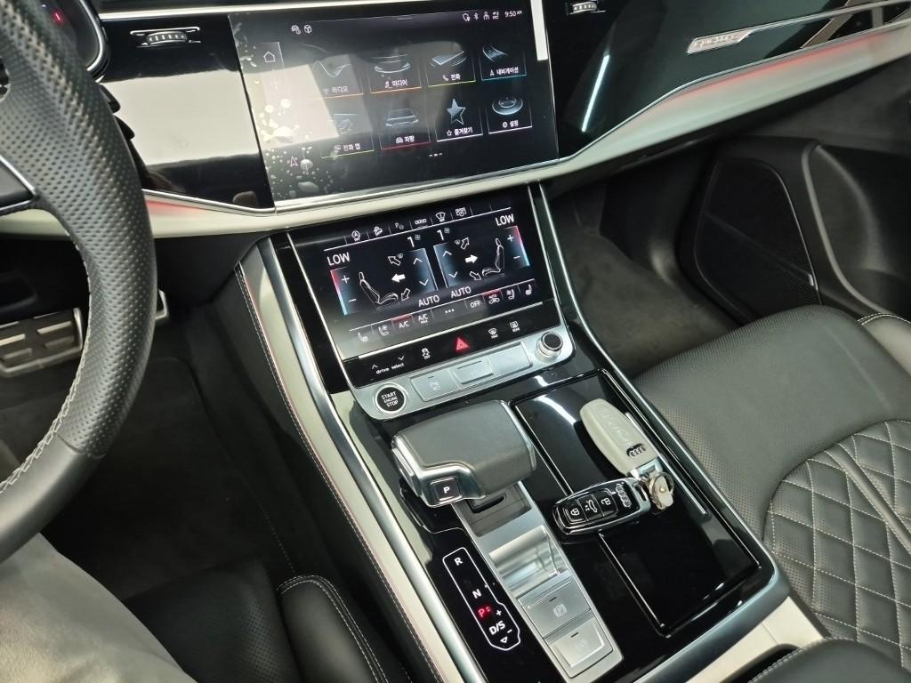 Audi Q8 - Vista 10