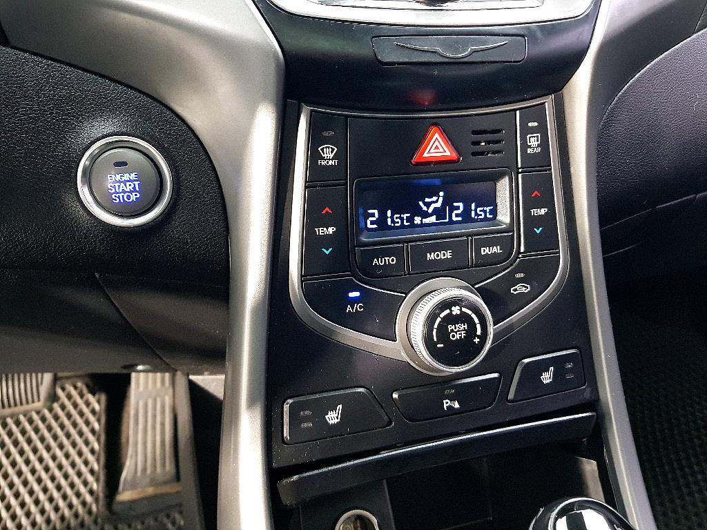 HYUNDAI Avante 2015 Blanco - Importación desde Corea - HF Imports Iquique - Foto 13