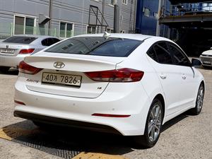 HYUNDAI Avante - Vista 8