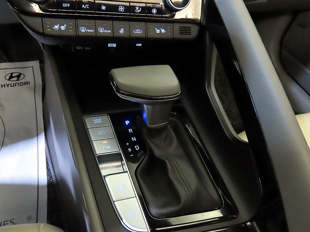 HYUNDAI Avante - Vista 12